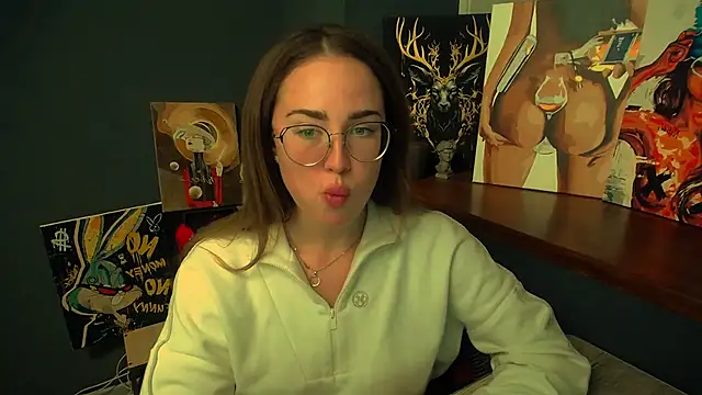 luxie milady online show from April 2026 12:49:01 PM