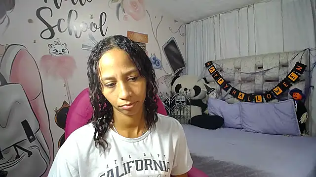 EMMA SWEETT1 online show from October 2025 06:31:02 PM