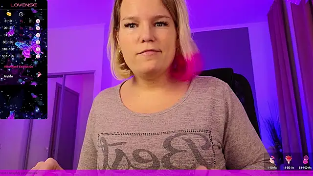 EVAshinyGIRL online show from January 2025 04:45:01 PM