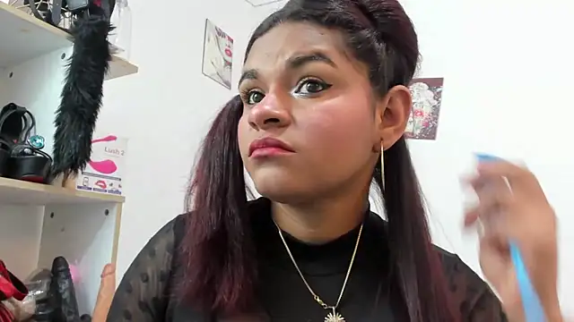 Snapshot of GenesisTT chatting on November 2025 04:00:02 AM GenesisTT online show from November 2025 04:00:02 AM