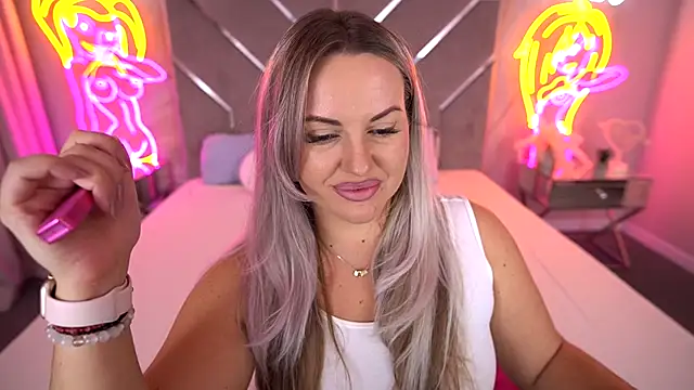 KiraCandyS online show from October 2025 01:22:01 PM