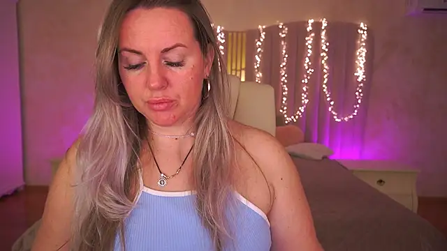 KiraCandyS online show from March 2026 09:08:01 PM