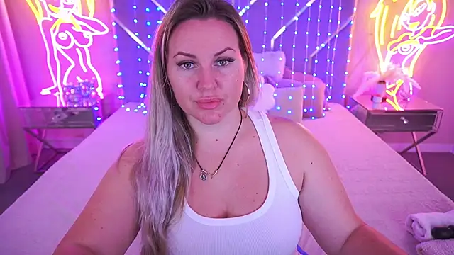 KiraCandyS online show from May 2026 08:37:01 PM