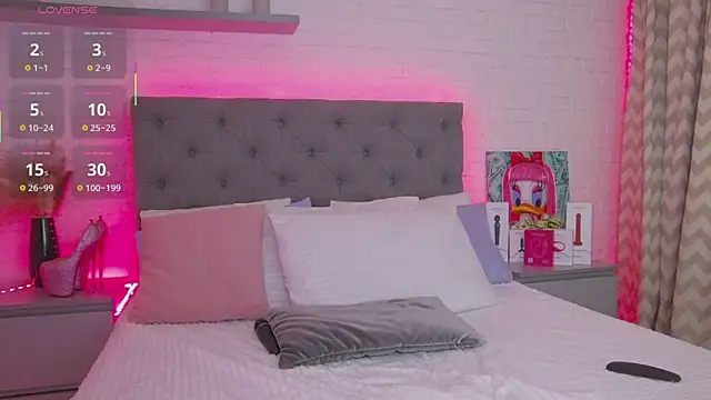 Born to Blow online show from October 2025 01:38:01 AM