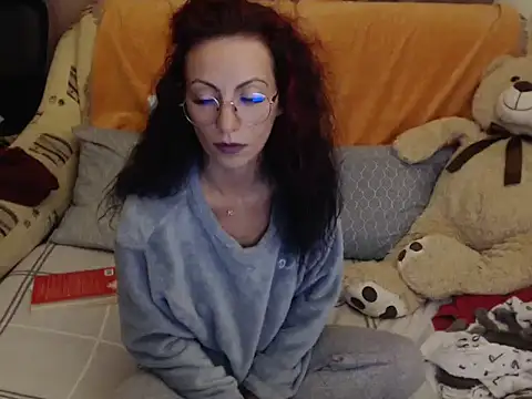 Emmatoo online show from September 2025 08:35:01 PM