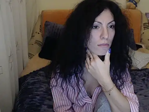 Emmatoo online show from November 2025 11:05:01 PM