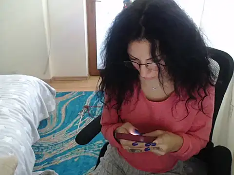 Emmatoo online show from December 2025 12:33:02 PM