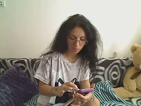 Emmatoo online show from April 2026 10:24:02 AM