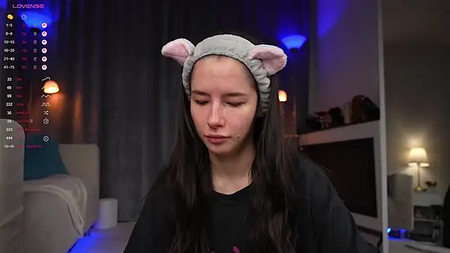 Amely Young online show from September 2025 01:06:02 AM