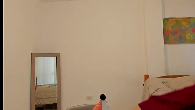 linnie  online show from March 2025 11:25:02 AM