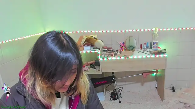 linnie  online show from September 2025 06:54:01 PM