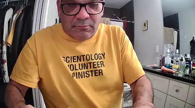 lou63ponce online show from December 2024 10:11:01 PM