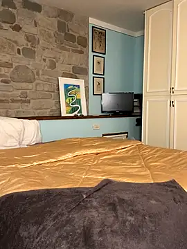 Eyline online show from September 2025 03:48:01 PM