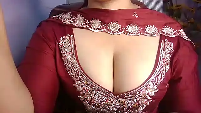 KhwahisHH online show from November 2025 04:31:02 PM