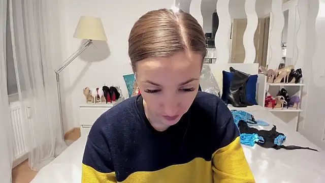 KateRedgar online show from February 2025 01:30:01 PM