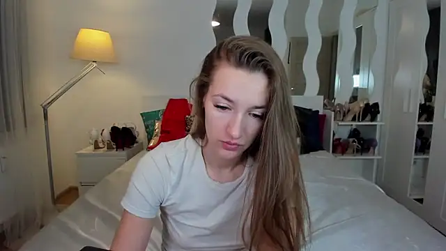 KateRedgar online show from February 2025 02:02:01 PM