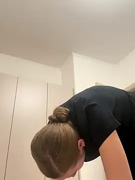 KateRedgar online show from October 2025 05:14:02 PM