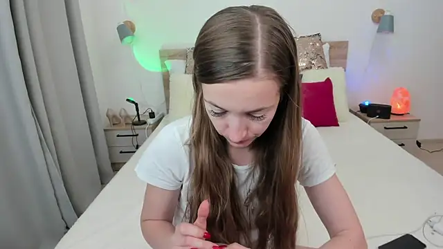 KateRedgar online show from October 2025 03:00:01 PM