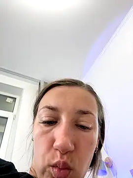 KateRedgar online show from December 2025 09:18:01 AM