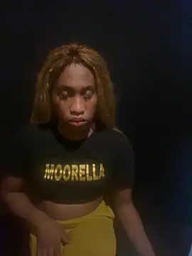 Moorella1 online show from November 2025 01:35:02 PM