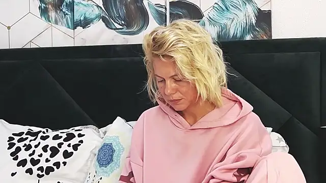 tanyagrey online show from September 2025 06:48:02 AM