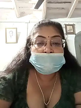 LAVERNIYA  online show from February 2025 06:49:02 PM