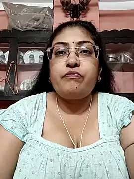 LAVERNIYA  online show from February 2025 12:11:01 PM