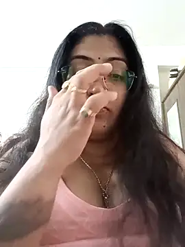 LAVERNIYA  online show from September 2025 11:10:01 AM