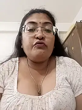 LAVERNIYA  online show from October 2025 11:41:02 AM