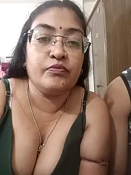 LAVERNIYA  online show from October 2025 06:41:01 PM