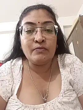 LAVERNIYA  online show from October 2025 12:39:01 PM