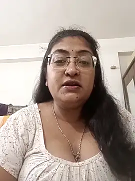 LAVERNIYA  online show from November 2025 02:29:02 PM