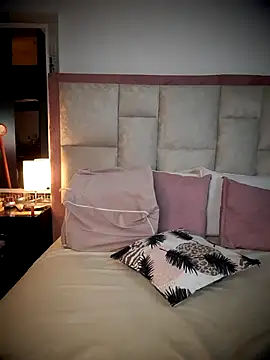 atheneacruize online show from November 2025 07:58:01 PM