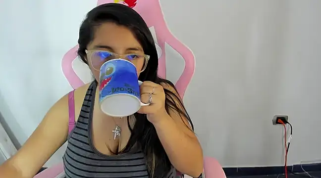  Angelinaandrade  online show from February 2025 08:04:01 PM