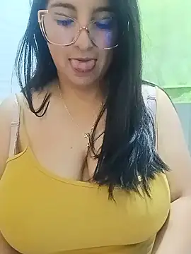  Angelinaandrade  online show from July 2026 01:15:01 PM
