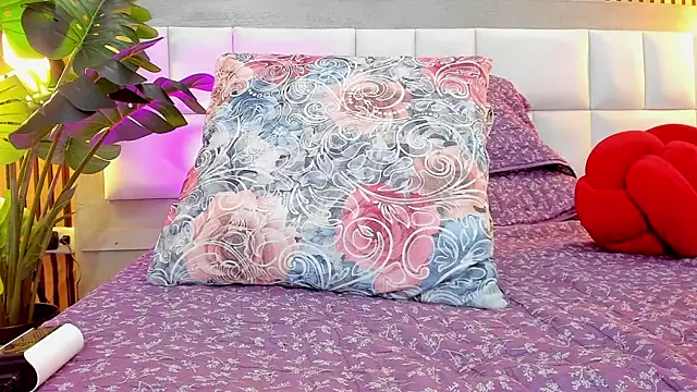 Snapshot of miah_connor chatting on January 2025 12:04:01 AM miah connor online show from January 2025 12:04:01 AM