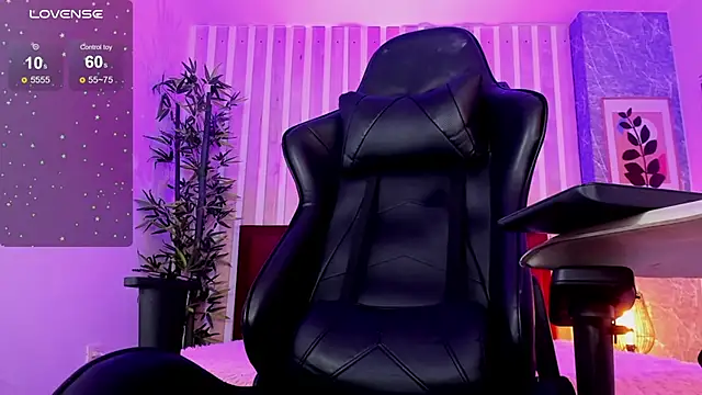 Snapshot of miah_connor chatting on January 2025 05:40:02 AM miah connor online show from January 2025 05:40:02 AM