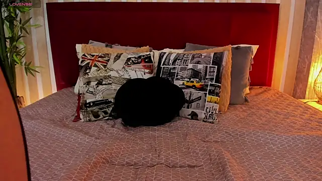 Snapshot of miah_connor chatting on February 2025 03:29:01 AM miah connor online show from February 2025 03:29:01 AM