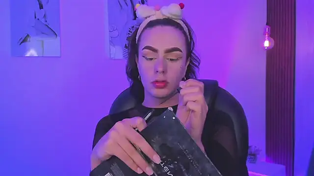 Snapshot of miah_connor chatting on November 2025 07:40:02 PM miah connor online show from November 2025 07:40:02 PM