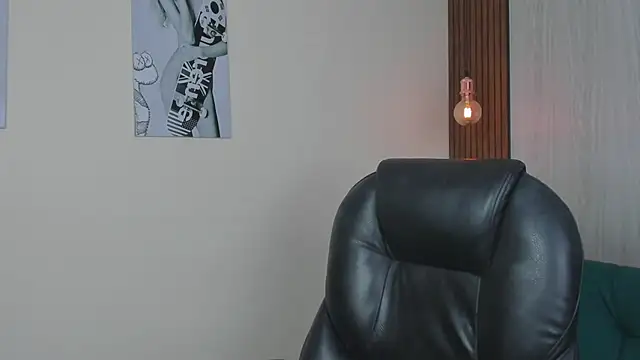 Snapshot of miah_connor chatting on November 2025 07:38:01 PM miah connor online show from November 2025 07:38:01 PM