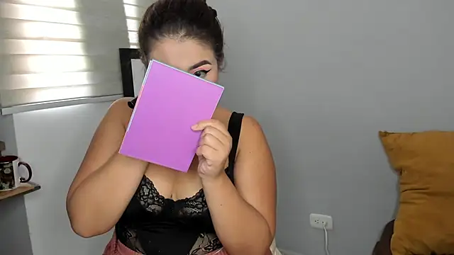 LiahDiaz online show from April 2026 12:22:02 PM