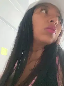 Snapshot of luisa16xxx chatting on February 2025 09:05:02 PM luisa16xxx online show from February 2025 09:05:02 PM