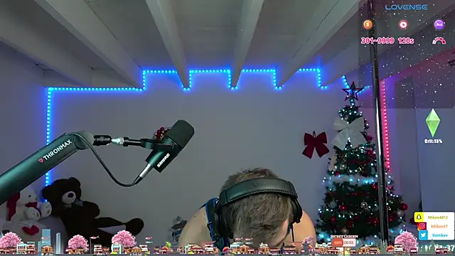 Mikev online show from December 2024 07:00:01 PM