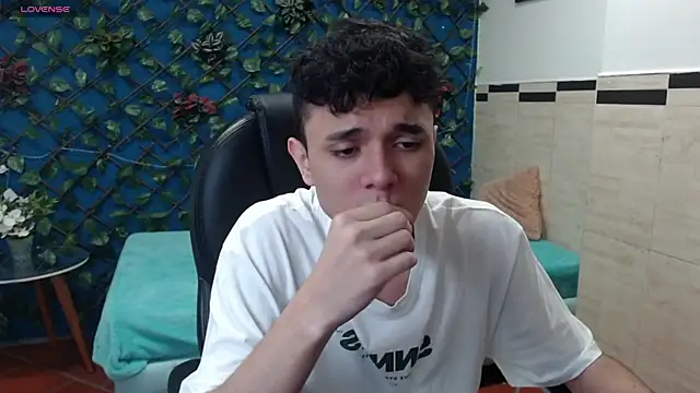 Waturox online show from March 2025 07:10:02 PM