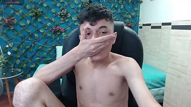 Waturox online show from March 2025 10:09:02 PM