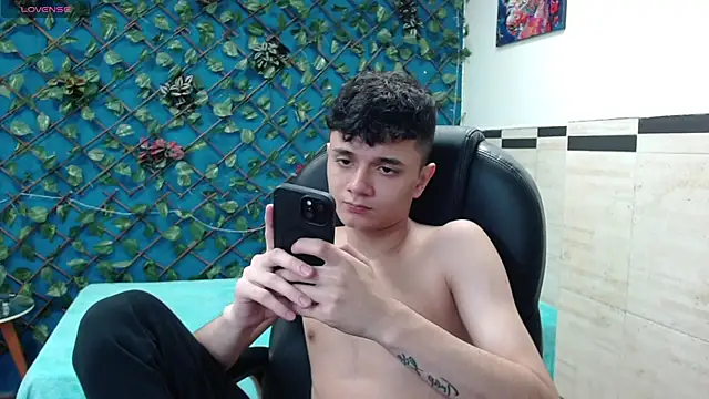 Waturox online show from March 2025 07:37:02 PM