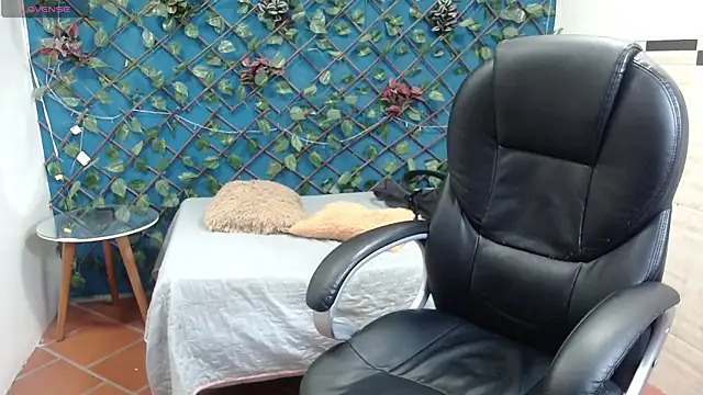 Waturox online show from October 2025 07:55:01 PM