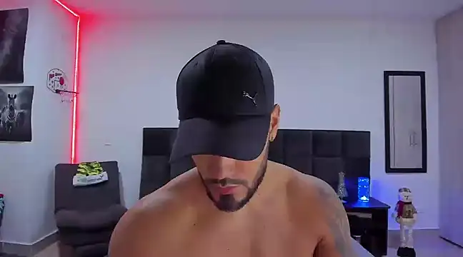 Alexander Martines online show from December 2024 12:33:01 AM