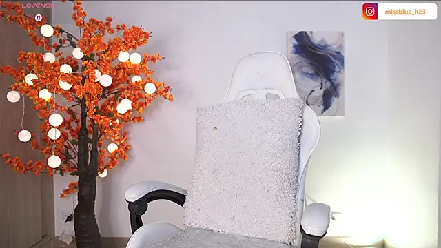 VictoriaHiill online show from September 2025 08:32:02 PM