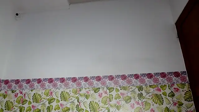 Snapshot of alisontitsmilk19 chatting on March 2025 01:45:02 AM alisontitsmilk19 online show from March 2025 01:45:02 AM